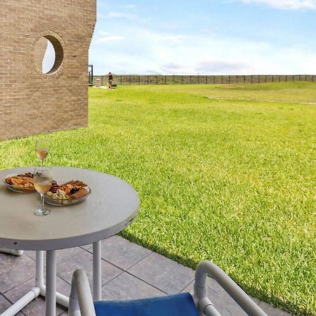 Ground Floor Beachfront Beauty! Steps To The Beach And Pool South Padre Island Rom bilde